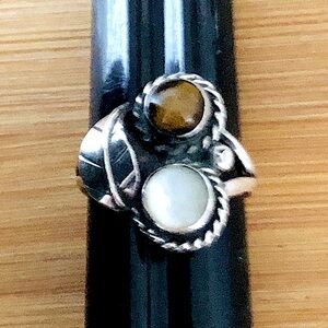 $54 Signed Southwest Bell Collectible Ring Size 7 & 1/2 Sterling Silver